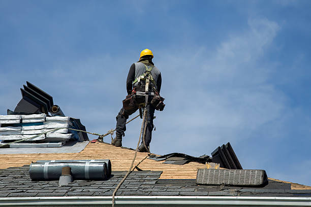 Professional Gutter Installation technician working in Yorktown, IA